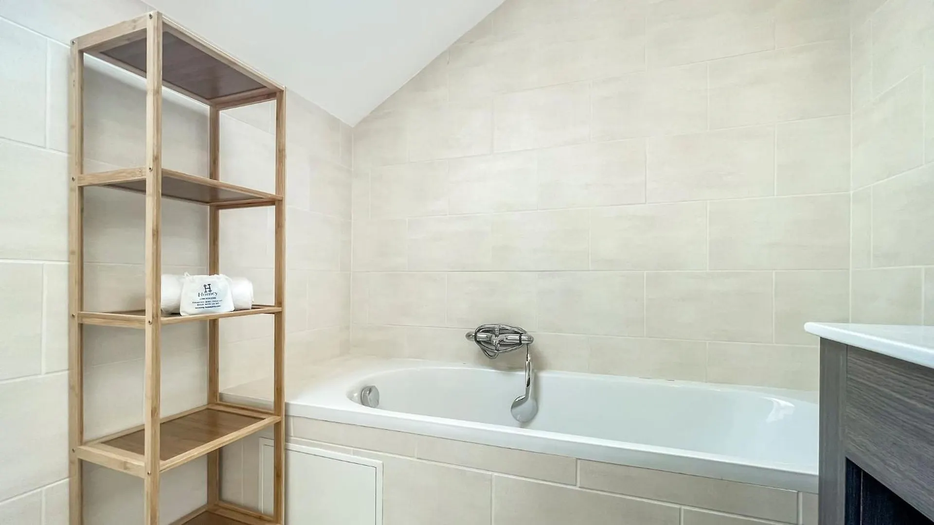 Holiday home Homey Sakine- Proche Centre- Netflix- Wifi Cluses